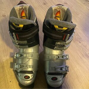 COPY - Used Women’s Nordica F8 Ski Boots Size 7 normal scratches and wear.